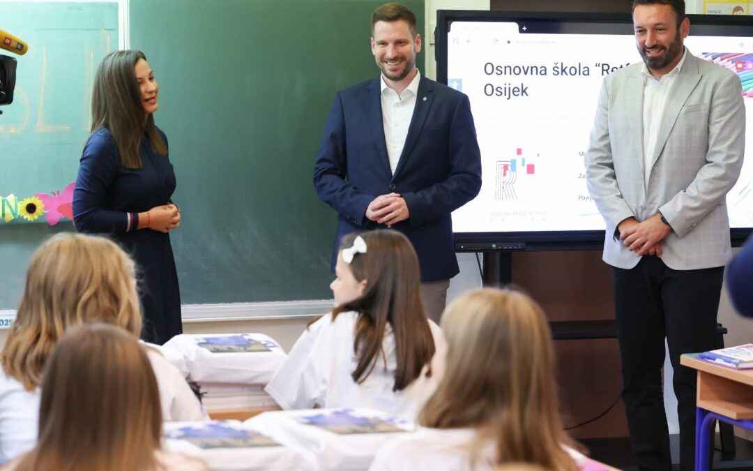 Sretan povratak u školske klupe i dobrodošlicu prvašićima poželio je i gradonačelnik Radić